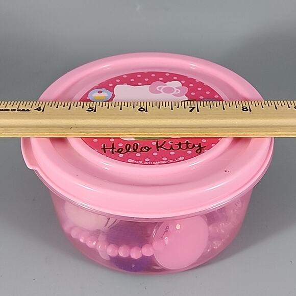 Hello Kitty Jewelry Lot in Hello Kitty Plastic Container Vintage About 18 Pieces - Picture 8 of 8